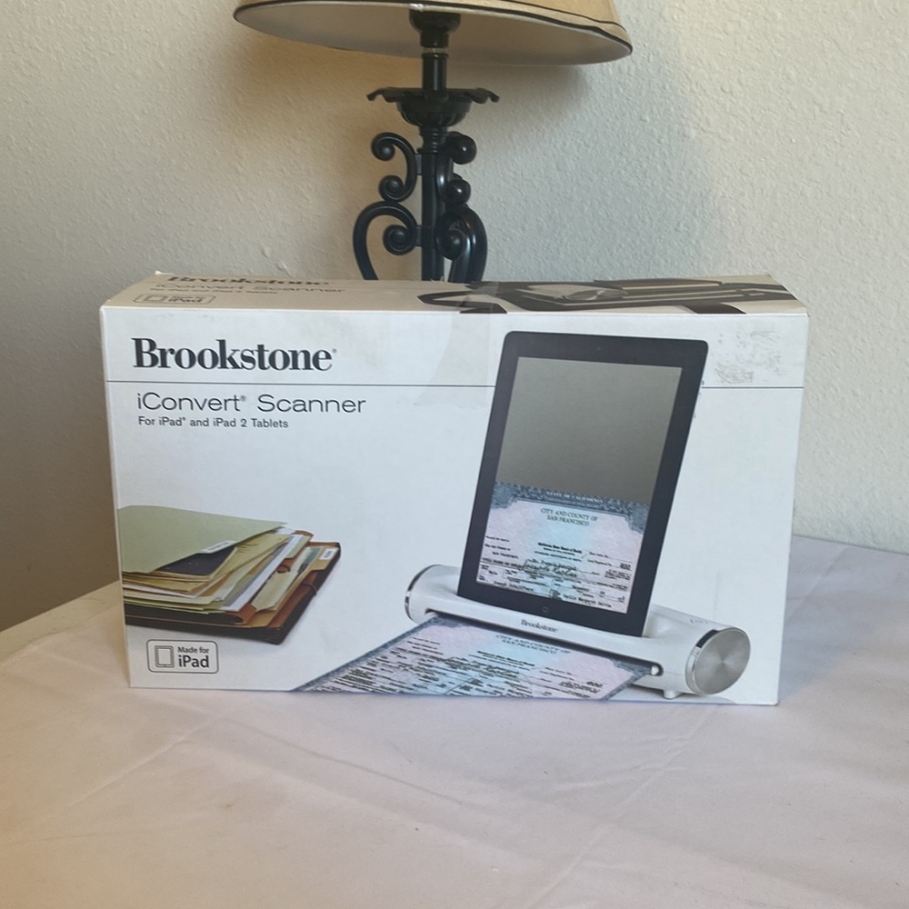 BROOKSTONE iCONVERT SCANNER FOR APPLE iPAD AND iPAD 2 TABLETS